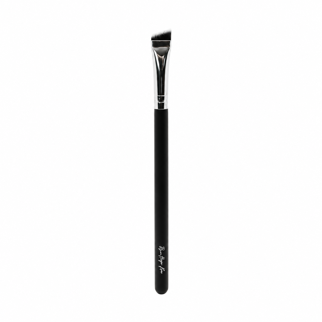 By Harpa Kára Bursti  Nr. 6 The Angled Brow Liner Brush