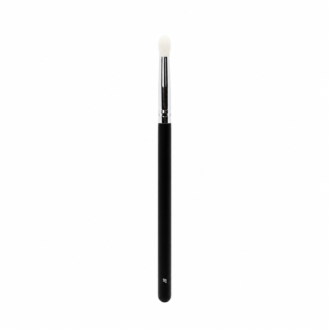 By Harpa Kára Bursti Nr. 7 The Oval Crease Brush