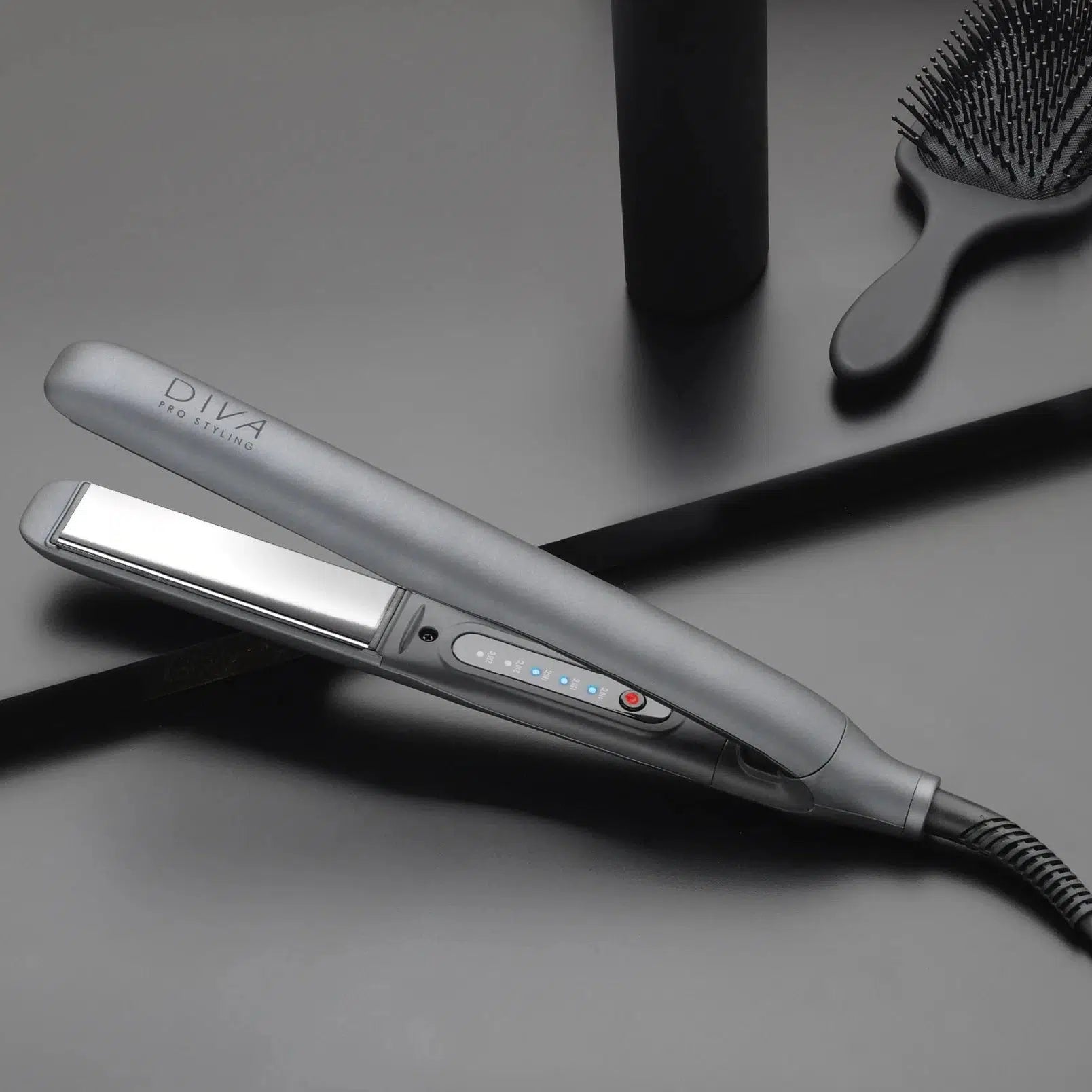 Diva Pro Precious Metals Straightener